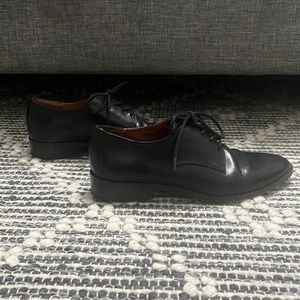 Frye black leather lace up oxfords size 7- great condition